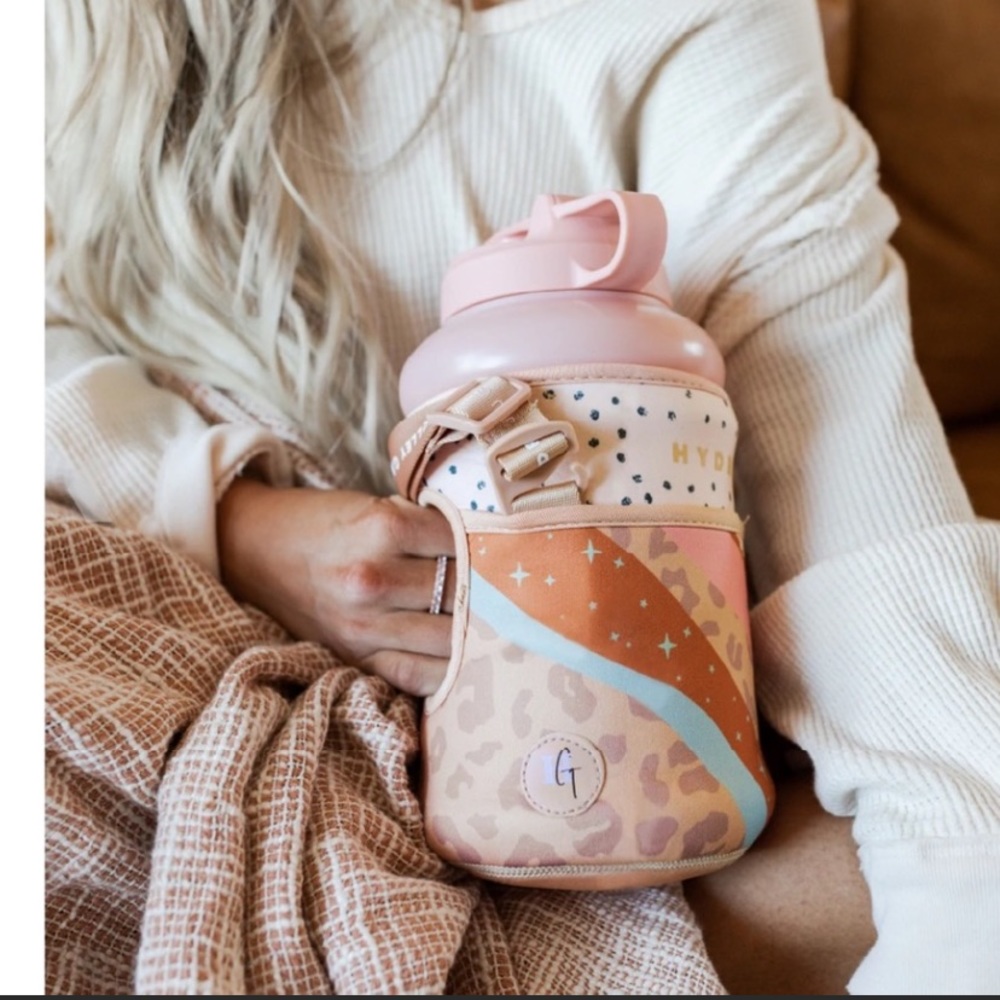 NIP HydroJug Sleeve.  Special edition Wild and Free by Holly Gabrielle. SOLD OUT